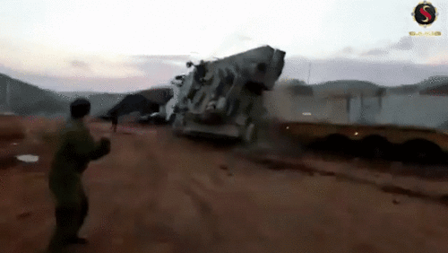 Xe tăng Israel lật ngửa, gầm rú trên thao trường