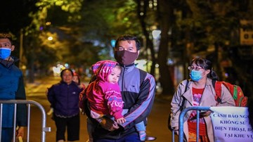 Hà Nội: Người dân quanh nơi phát hiện bom ở Cửa Bắc di tản trong đêm