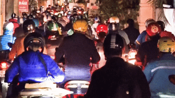 Hà Nội: 'Sập bẫy' tắc đường trong ngõ nhỏ