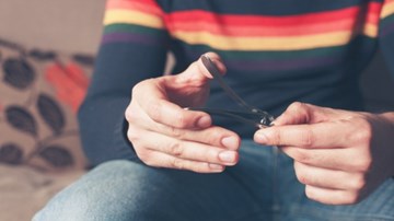 Chăm cắt móng tay: Cách tự khám sức khỏe hữu hiệu