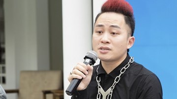 Tùng Dương: 'Sinh ra là người hát, làm nghề khác không đủ khả năng'