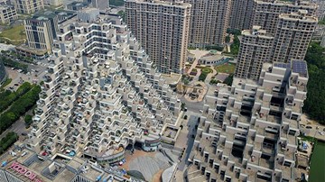 Chung cư 'kim tự tháp' ở TQ: Ban công rộng mênh mông vẫn bị ế hàng