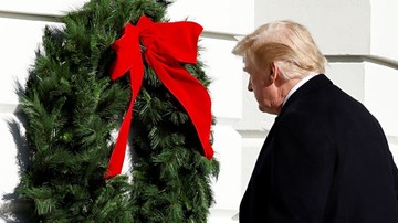 Thế giới 7 ngày: TT Trump đi vào ngõ cụt, Mỹ chìm giữa “sóng thần” Covid-19