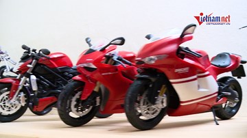 Mô hình xe Ducati có 1-0-2 trên thế giới làm từ ổ cứng máy tính bỏ đi