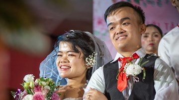 46 cặp đôi hạnh phúc trong lễ cưới tập thể 'Giấc mơ có thật'