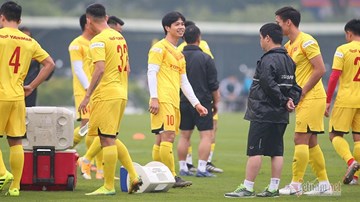 Công Phượng rạng rỡ, tích cực luyện tập trong ngày đầu hội quân