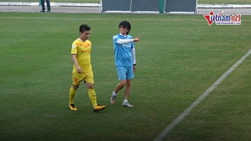 Quang Hải đau cơ đùi, rời sân sớm trong buổi tập ĐTVN