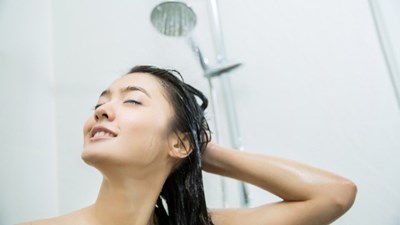 Cách tắm 'thông minh' để bảo vệ làn da trong mùa đông