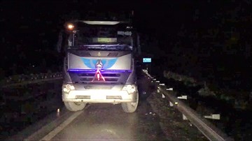 Phạt 17 triệu đồng tài xế xe tải đi ngược chiều trên cao tốc trong đêm