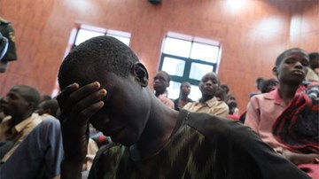 Hình ảnh hơn 300 nam sinh bị bắt cóc ở Nigeria sau khi được giải cứu
