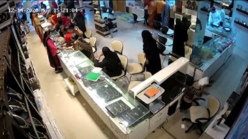 Nữ quái dùng chiêu trộm đồ trang sức tinh vi