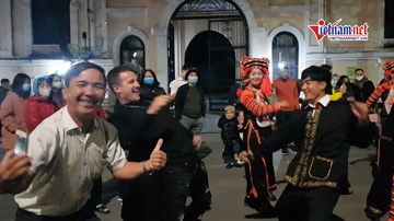 Lễ hội đường phố mang đậm bản sắc Tây bắc giữa lòng Hà Nội