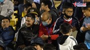 Fan vây kín thầy Park, Quang Hải và các tuyển thủ trên sân Cẩm Phả
