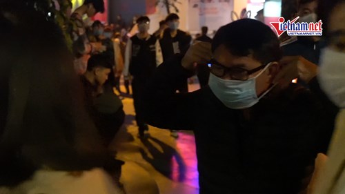 Hà Nội đêm Giáng sinh: Không có khẩu trang, không được chơi Noel