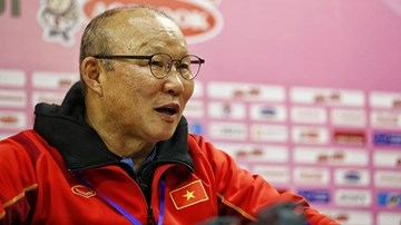 Thầy Park cầu cứu VFF, VPF: 'Tôi không biết tìm đâu ra tiền đạo'