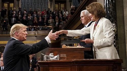 Lần hiếm hoi Chủ tịch Hạ viện Mỹ Nancy Pelosi đồng tình, ủng hộ TT Trump