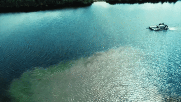 Xem xe tăng mới của Nga vừa lội sông vừa nã hỏa lực