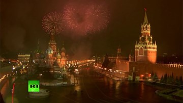 Nga bắn pháo hoa tưng bừng, châu Âu có đêm giao thừa lặng lẽ nhất lịch sử