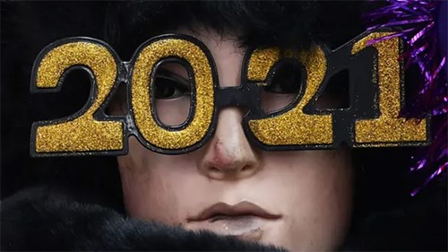 Covid-19: Anh phá  kỷ lục trước thềm năm mới, Mỹ bắt người phá hoại vắc-xin