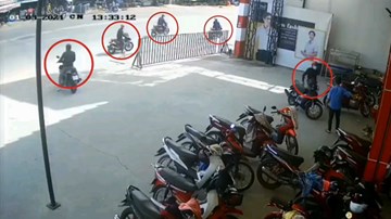 Nhóm thanh niên dàn cảnh trộm 2 xe máy trước mặt bảo vệ