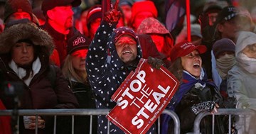 Thủ đô Mỹ 'nóng' lên khi người ủng hộ TT Trump biểu tình, đụng độ cảnh sát