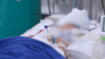 Bé gái 3 tuổi bị chấn thương sọ não vì mẹ ruột bạo hành đã tử vong