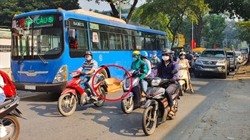 TP.HCM: Xe buýt 150 cán tử vong người phụ nữ bán vé số