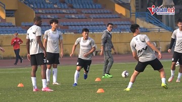 Thành Lương 'e ngại' tất cả các cầu thủ Bình Dương