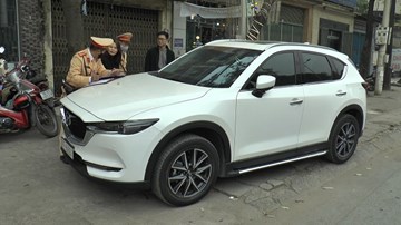 Xử lý hàng loạt ô tô dừng đỗ trái quy định trên đường QL 21B