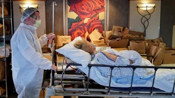 Covid-19: Mỹ xem xét đeo 2 khẩu trang, EU lập hệ thống 'đèn giao thông'