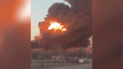 Tàu chở dầu đâm trúng xe container gây ra vụ nổ lớn ở Mỹ