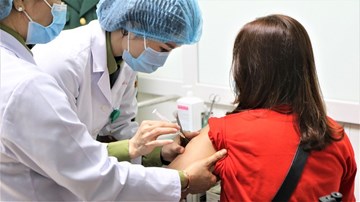 Nhiều người trên 60 có bệnh nền tham gia tiêm thử Nanocovax GĐ 2