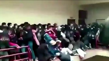 Khoảnh khắc gãy lan can trường học khiến 7 sinh viên tử vong ở Bolivia