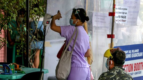 Covid-19: Philippines tăng vọt số ca nhiễm, nhiều nước thắt chặt hạn chế