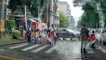 Cố tình lao xe vào nhóm học sinh đi qua đường, tài xế bị phạt nặng