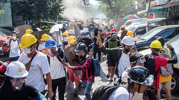 Thế giới 7 ngày: TT Joe Biden bị kiện, Myanmar hỗn loạn vì biểu tình