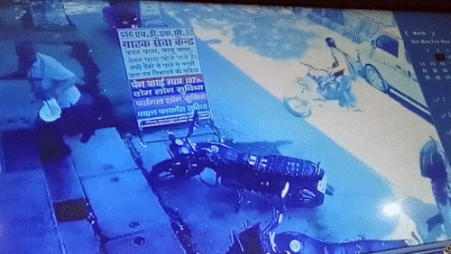 Cướp nổ súng uy hiếp cướp ô tô chở tiền