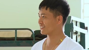 'Mũi trưởng' Long của Sao nhập ngũ bất ngờ xác nhận đã ly hôn vợ và có con