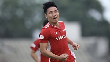 HLV Viettel nói về bàn thắng tranh cãi của Bùi Tiến Dũng trước SLNA