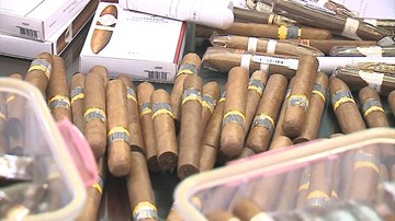 Bắt giữ tiếp viên hàng không buôn lậu gần 1 tạ Cigar