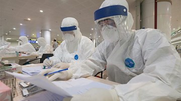 Covid-19: Malta tặng tiền du khách, xuất hiện biến chứng ở vắc-xin 1 mũi