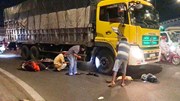 TP.HCM: Nạn nhân nguy kịch vì bị xe tải kéo lê gần 3 m ở ngã tư An Sương