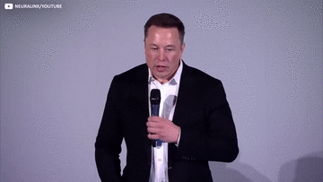 Lý do tỷ phú Elon Musk không có bàn làm việc