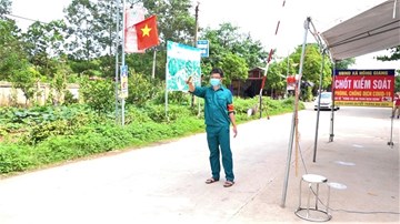 Người dân tình nguyện ra chốt chặn, bảo vệ mùa vải thiều Bắc Giang