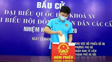 Xuân Trường, Văn Toàn, Công Phượng cùng đồng đội hào hứng đi bầu cử