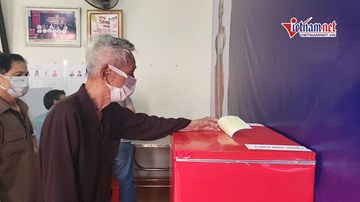 Cụ ông 101 tuổi ở Bắc Ninh: Tôi tự hào thực hiện quyền bầu cử thiêng liêng