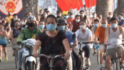 Hồ Gươm 5h sáng: Người đạp xe tập thể dục đông như một giải đua