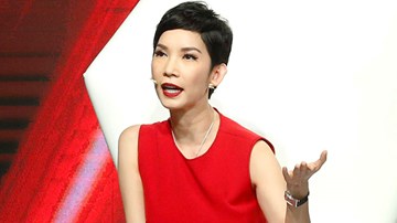 Xuân Lan 2 lần bị cướp dàn cảnh chặn, đập xe trên đường