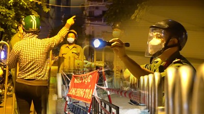 Nửa đêm phong tỏa hơn 7.000 dân ở Hóc Môn, quay xe khi gặp chốt chặn