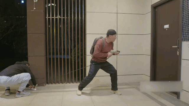 Hai tên trộm ngây thơ gặp nhóm trộm chuyên nghiệp và cái kết cười rung rốn